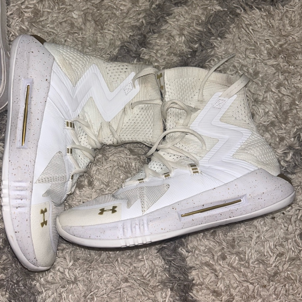 women’s volleyball shoes